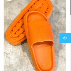 Cloud feel slides sandals in coral New multiple sizes